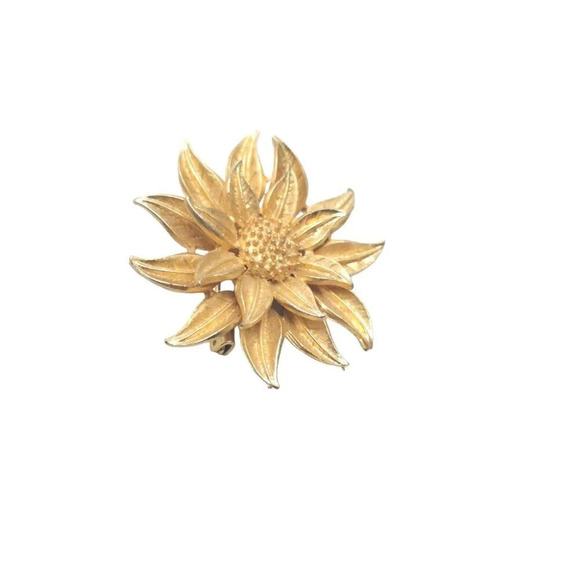 Textured Retro Poinsettia Flower Brooch Pin Gold Tone Vintage - Picture 2 of 4
